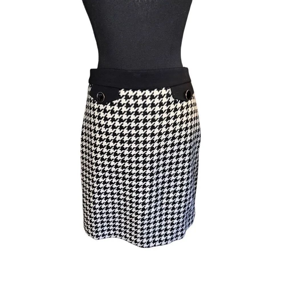 Ann Taylor woman’s 4 petite black white houndstooth a- line career skirt new